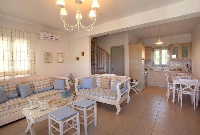 Aeolia Villas Caristo Quarto foto